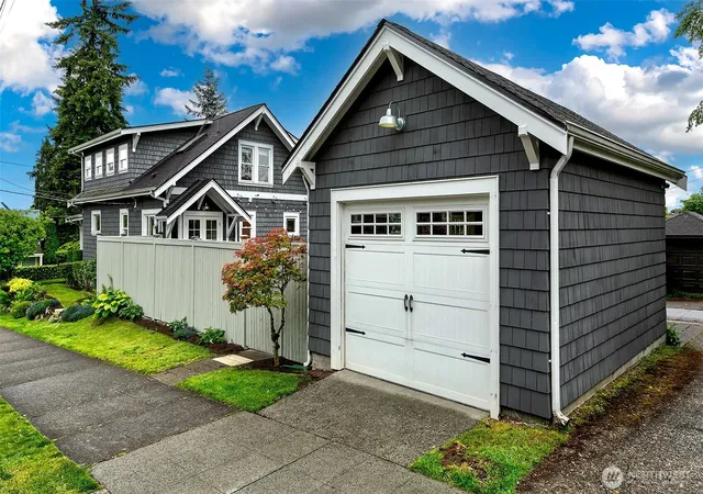Photo 3 of Single family home for sale at 5761 35th Avenue NE, Seattle, WA 98105 | MLS# NWM2571257 | Listing updated on 2026-09-22