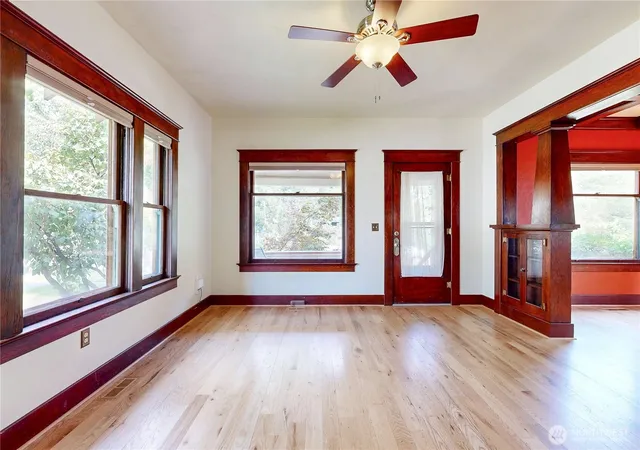 Photo 3 of Single family home for sale at 546 Locust St, Walla Walla, WA 99362 | MLS# NWM2571331 | Listing updated on 2026-09-21