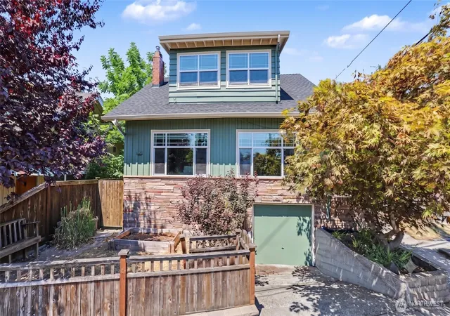 Photo 2 of Single family home for sale at 1326 N 40th Street, Seattle, WA 98103 | MLS# NWM2571355 | Listing updated on 2026-09-25