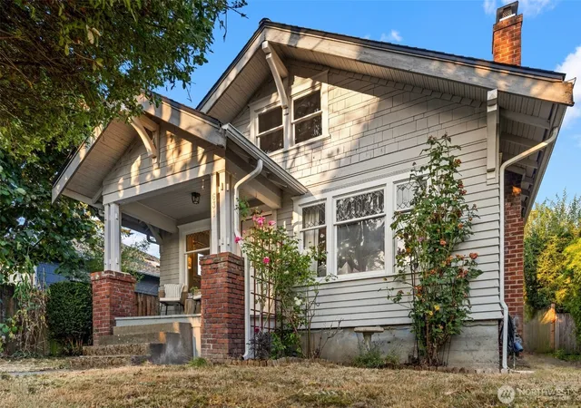 Photo 3 of Single family home for sale at 631 N Steele St, Tacoma, WA 98406 | MLS# NWM2571357 | Listing updated on 2026-10-01