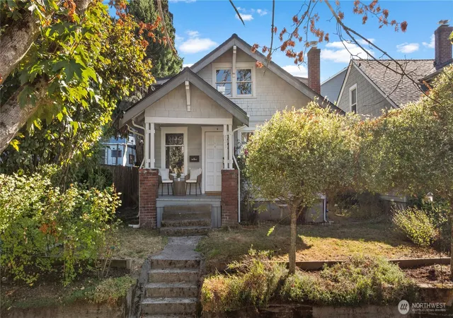 Photo 2 of Single family home for sale at 631 N Steele St, Tacoma, WA 98406 | MLS# NWM2571357 | Listing updated on 2026-10-01