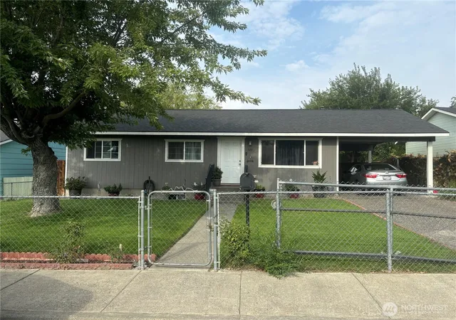 Single family home for sale at 520 S Douglas Ave, Pasco, WA 99301 | MLS# NWM2571451 | Listing updated on 2026-10-08