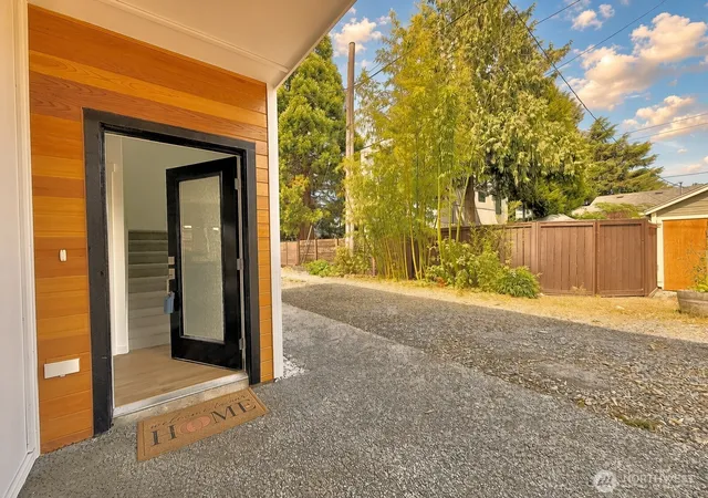 Photo 3 of Townhouse for sale at 708 N 102nd Street #2, Seattle, WA 98133 | MLS# NWM2571453 | Listing updated on 2026-10-02