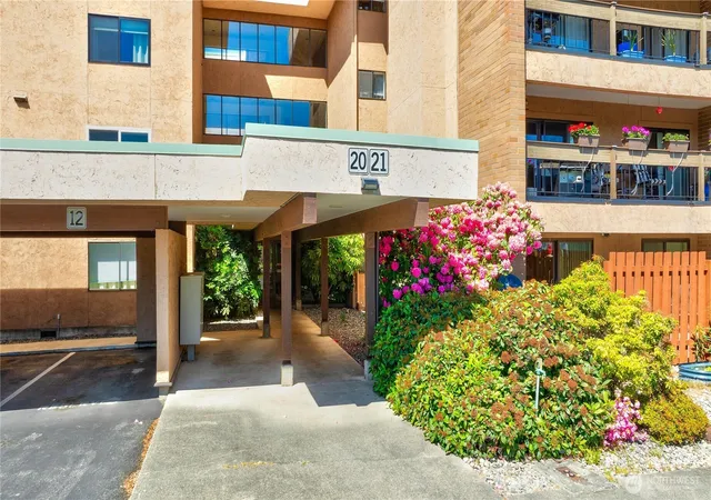 Photo 3 of Condo for sale at 2021 N Laventure Rd #107, Mount Vernon, WA 98273 | MLS# NWM2571465 | Listing updated on 2026-10-01