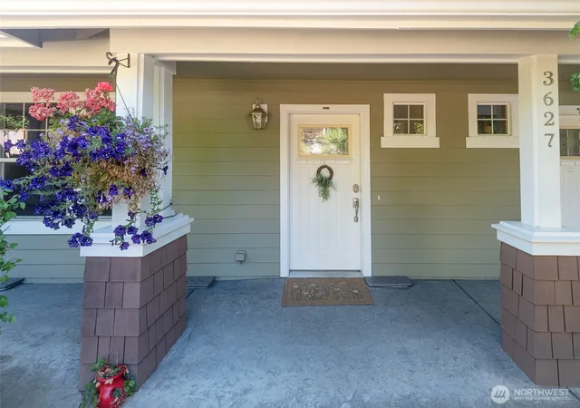 Photo 2 of Townhouse for sale at 3627 Lombard Ave #A, Everett, WA 98021 | MLS# NWM2571579 | Listing updated on 2026-09-24