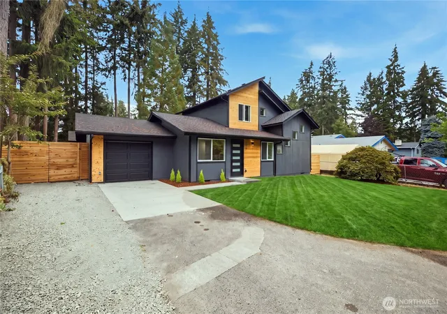 Photo 2 of Sale Pending at 2924 Forest Ridge Ct S, Puyallup, WA 98374 | MLS# NWM2571651 | Listing updated on 2026-09-25