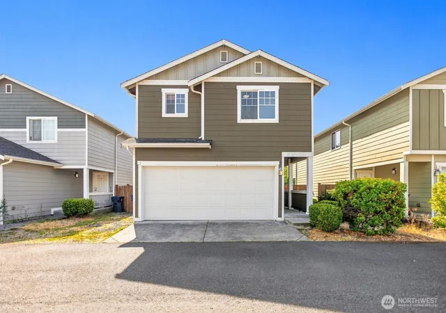 Photo 2 of Single family home for sale at 4719 145th Street Ne, Marysville, WA 98271 | MLS# NWM2571766 | Listing updated on 2026-09-28