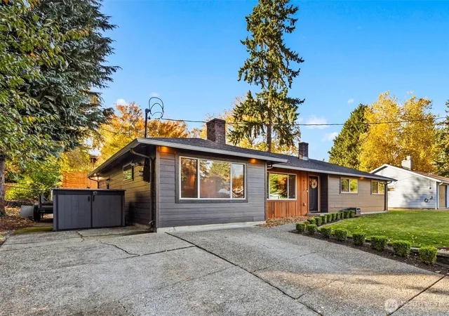 Photo 3 of Sale Pending at 19217 4th Avenue S, Des Moines, WA 98148 | MLS# NWM2571779 | Listing updated on 2026-09-25