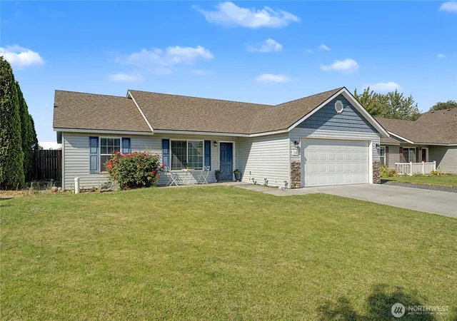 Photo 2 of Single family home for sale at 1118 W Luta St, Moses Lake, WA 98837 | MLS# NWM2571789 | Listing updated on 2026-09-25