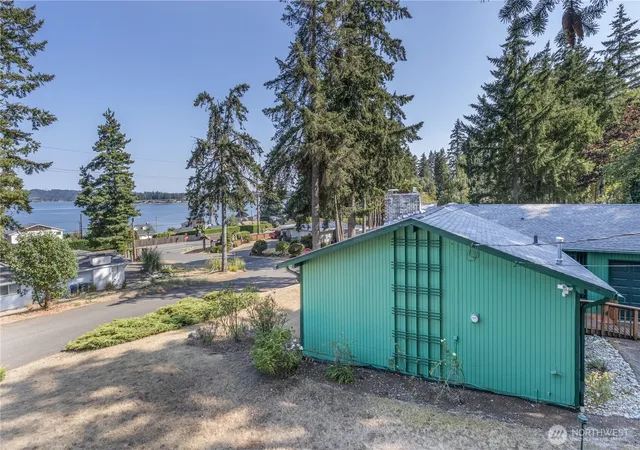 Photo 4 of Single family home for sale at 4577 NW Dorado Ct, Bremerton, WA 98312 | MLS# NWM2571845 | Listing updated on 2026-10-01