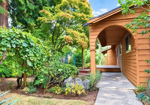 Photo 1 of Single family home for sale at 3520 Ne 204th Street, Lake Forest Park, WA 98155 | MLS# NWM2571852 | Listing updated on 2026-09-27