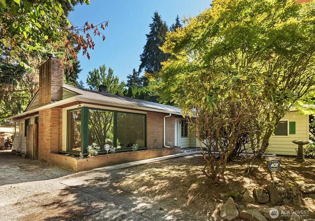 Photo 1 of Single family home for sale at 17552 Ballinger Wy Ne, Lake Forest Park, WA 98155 | MLS# NWM2572023 | Listing updated on 2026-09-29