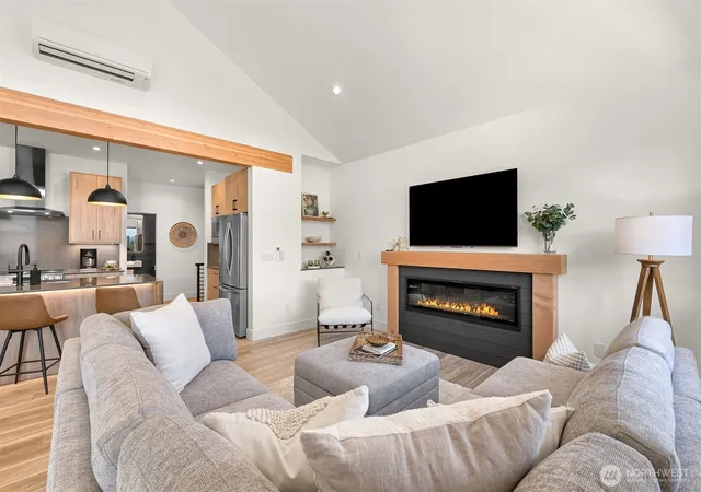 Photo 3 of Condo for sale at 205 Skipping Stone Loop, Lynden, WA 98264 | MLS# NWM2572037 | Listing updated on 2026-09-27