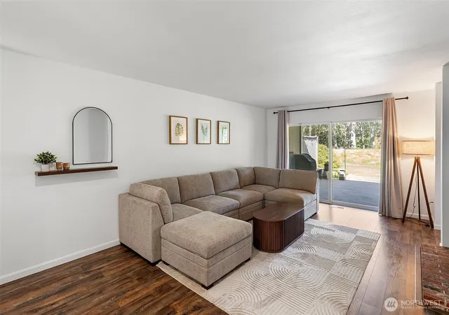 Photo 4 of Townhouse for sale at 8509 Onyx Dr Sw, Lakewood, WA 98498 | MLS# NWM2572040 | Listing updated on 2026-09-23