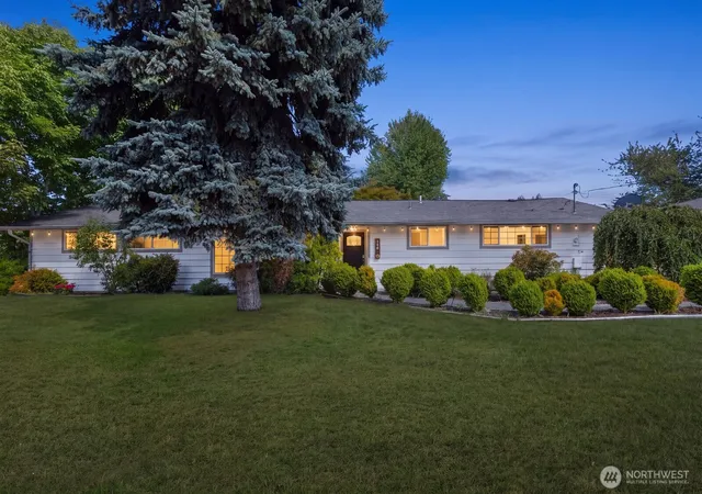 Photo 1 of Single family home for sale at 606 Crest Ave, Kent, WA 98030 | MLS# NWM2572044 | Listing updated on 2026-09-25
