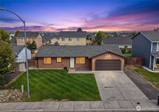Photo 1 of Single family home for sale at 513 Monarch St, Moses Lake, WA 98837 | MLS# NWM2572060 | Listing updated on 2026-09-22