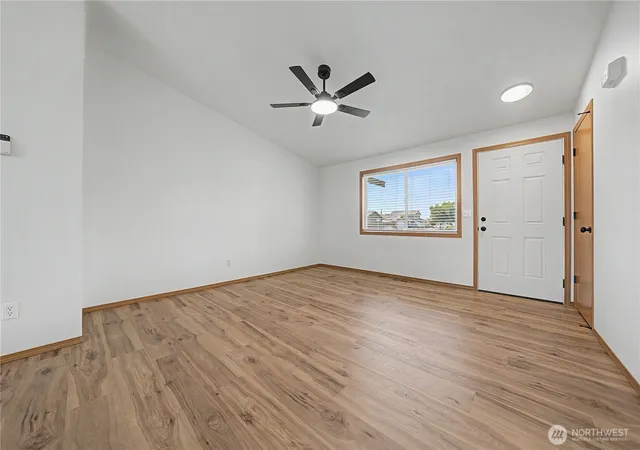 Photo 4 of Single family home for sale at 513 Monarch St, Moses Lake, WA 98837 | MLS# NWM2572060 | Listing updated on 2026-09-22
