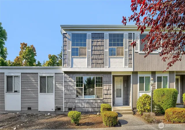 Photo 1 of Townhouse for sale at 8626 Onyx Dr Sw #D, Lakewood, WA 98498 | MLS# NWM2572107 | Listing updated on 2026-10-01