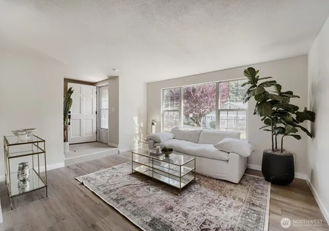 Photo 3 of Townhouse for sale at 8626 Onyx Dr SW #D, Lakewood, WA 98498 | MLS# NWM2572107 | Listing updated on 2026-10-01