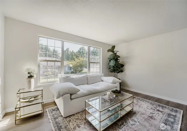 Photo 4 of Townhouse for sale at 8626 Onyx Dr SW #D, Lakewood, WA 98498 | MLS# NWM2572107 | Listing updated on 2026-10-01