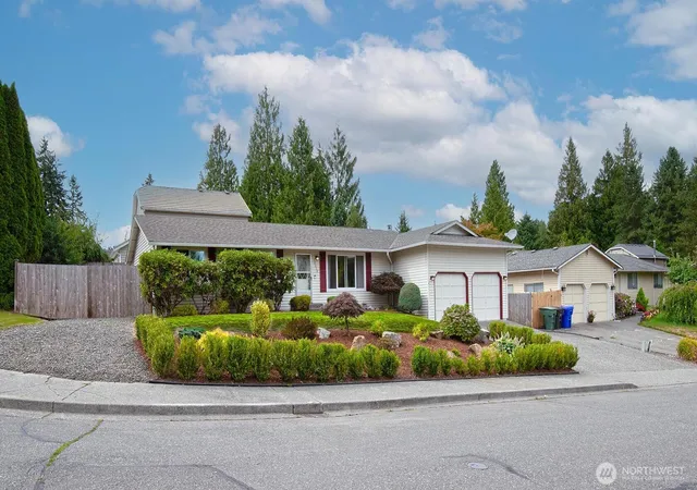 Photo 1 of Single family home for sale at 10610 4th Drive Se, Everett, WA 98208 | MLS# NWM2572122 | Listing updated on 2026-10-01