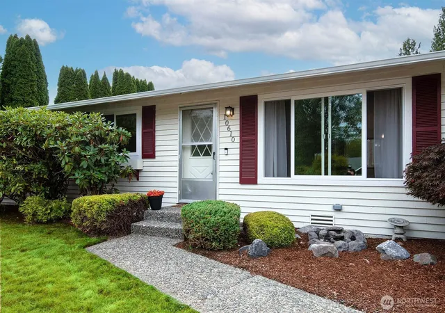 Photo 2 of Single family home for sale at 10610 4th Drive Se, Everett, WA 98208 | MLS# NWM2572122 | Listing updated on 2026-10-01