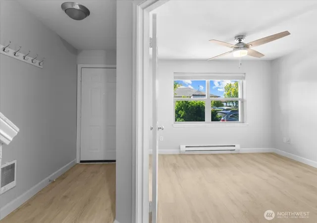 Photo 3 of Townhouse for sale at 758 Se Fairwinds Loop, Vancouver, WA 98661 | MLS# NWM2572126 | Listing updated on 2026-09-23