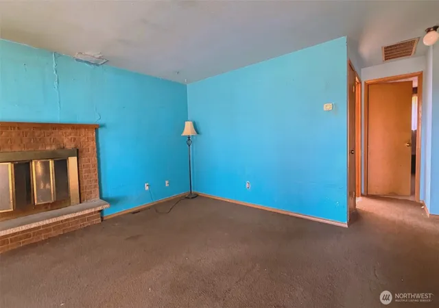 Photo 4 of Single family home for sale at 20291 Aliston Ln, Burlington, WA 98233 | MLS# NWM2572143 | Listing updated on 2026-09-24
