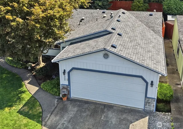 Photo 4 of Manufactured home for sale at 1908 177th Street Ct E #33, Spanaway, WA 98387 | MLS# NWM2572161 | Listing updated on 2026-10-01