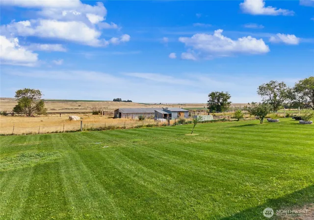 Photo 4 of Sale Pending at 3416 Road 20 NE, Soap Lake, WA 98851 | MLS# NWM2572165 | Listing updated on 2026-09-25