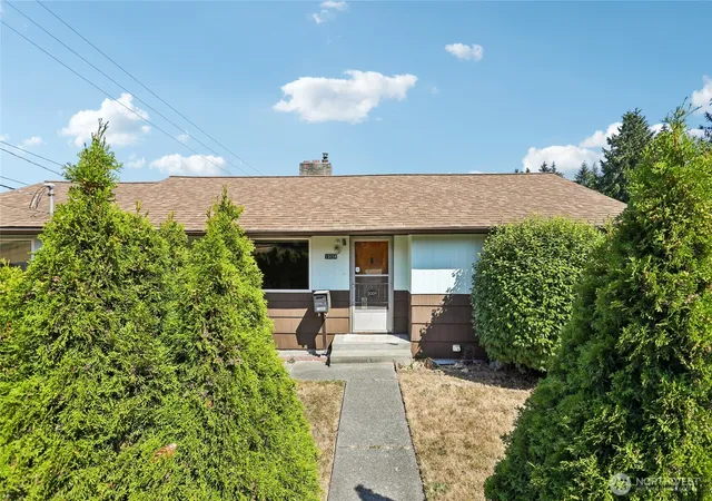 Photo 1 of Sale Pending at 13004 Ambaum Blvd Sw, Burien, WA 98146 | MLS# NWM2572226 | Listing updated on 2026-09-25
