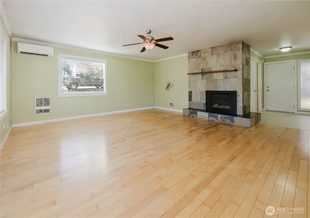 Photo 4 of Sale Pending at 3004 Olympus Dr Ne, Bremerton, WA 98310 | MLS# NWM2572343 | Listing updated on 2026-10-01