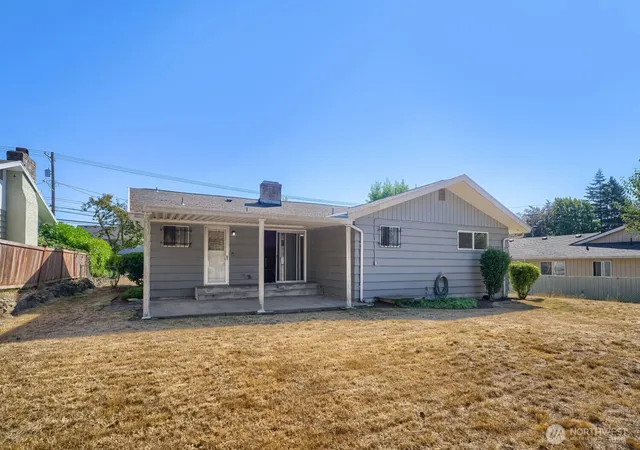Photo 3 of Single family home for sale at 4523 S 12th St, Tacoma, WA 98405 | MLS# NWM2572344 | Listing updated on 2026-09-25