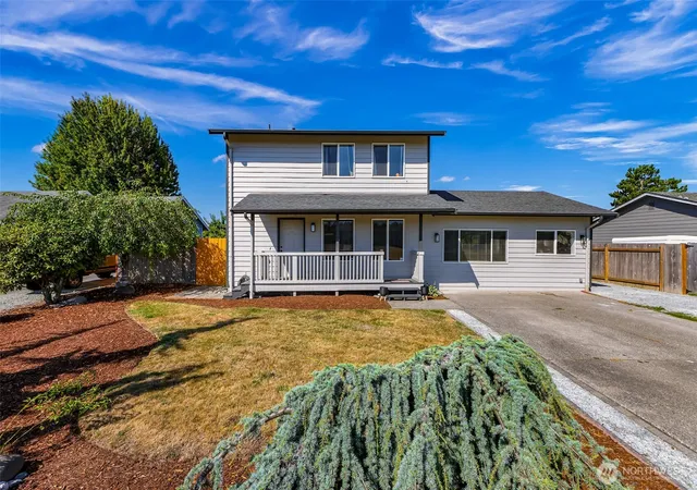 Photo 3 of Single family home for sale at 1015 S 25Th St, Mount Vernon, WA 98274 | MLS# NWM2572368 | Listing updated on 2026-09-26