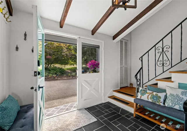 Photo 4 of Single family home for sale at 780 Greenoch Loop, Oak Harbor, WA 98277 | MLS# NWM2572379 | Listing updated on 2026-09-25