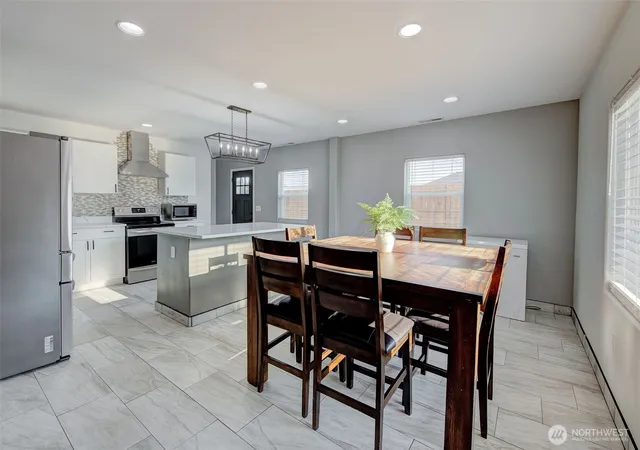 Photo 4 of Single family home for sale at 2331 Nw Columbia Ave, East Wenatchee, WA 98802 | MLS# NWM2572419 | Listing updated on 2026-09-21