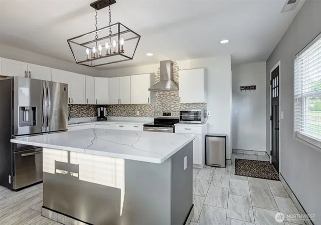 Photo 2 of Single family home for sale at 2331 Nw Columbia Ave, East Wenatchee, WA 98802 | MLS# NWM2572419 | Listing updated on 2026-09-21