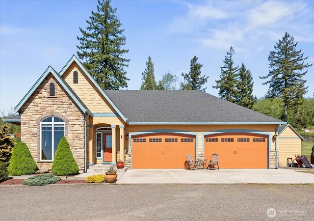 Photo 1 of Sale Pending at 204 Powder Hill Dr, Kalama, WA 98625 | MLS# NWM2572420 | Listing updated on 2026-10-01