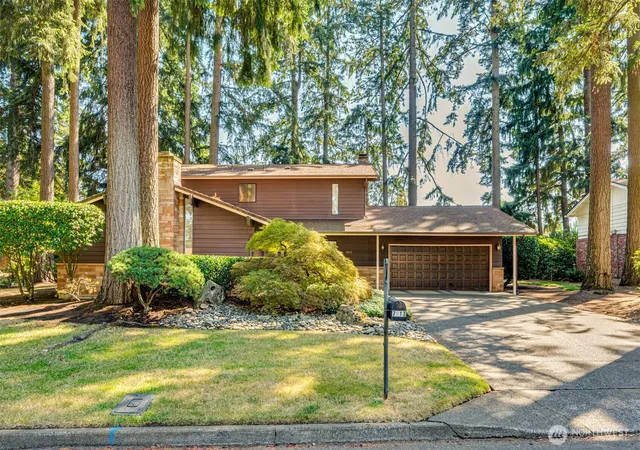 Photo 3 of Sale Pending at 7613 Ne 69th St, Vancouver, WA 98662 | MLS# NWM2572434 | Listing updated on 2026-09-28