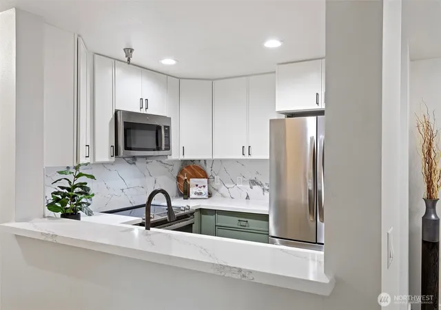 Photo 4 of Condo for sale at 975 Aberdeen Ave Ne #F303, Renton, WA 98056 | MLS# NWM2572436 | Listing updated on 2026-09-29