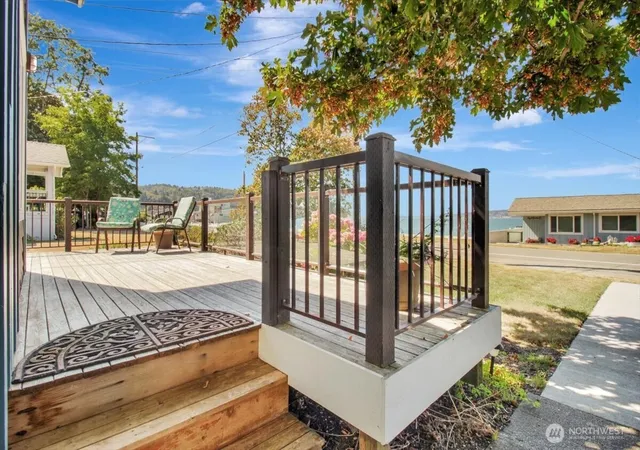 Photo 3 of Sale Pending at 92 Utsalady Rd, Camano Island, WA 98282 | MLS# NWM2572492 | Listing updated on 2026-10-02
