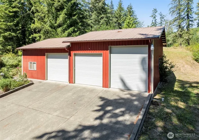 Photo 3 of Single family home for sale at 293 Logan Hill Rd, Chehalis, WA 98532 | MLS# NWM2572494 | Listing updated on 2026-09-25