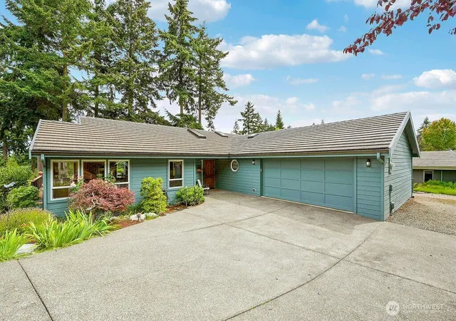 Photo 1 of Sale Pending at 34 Terrace Dr, Port Townsend, WA 98368 | MLS# NWM2572557 | Listing updated on 2026-09-25