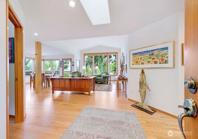 Photo 4 of Sale Pending at 34 Terrace Dr, Port Townsend, WA 98368 | MLS# NWM2572557 | Listing updated on 2026-09-25