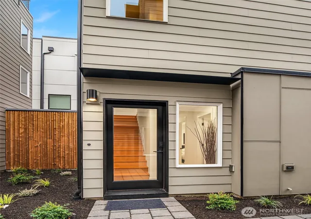 Townhouse for sale at 1455 22Nd Ave #A, Seattle, WA 98122 | MLS# NWM2572594