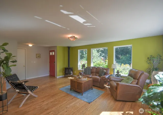 Photo 3 of Single family home for sale at 1112 Henry St Se, Olympia, WA 98501 | MLS# NWM2572815 | Listing updated on 2026-09-25