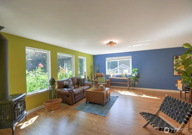 Photo 4 of Single family home for sale at 1112 Henry St Se, Olympia, WA 98501 | MLS# NWM2572815 | Listing updated on 2026-09-25