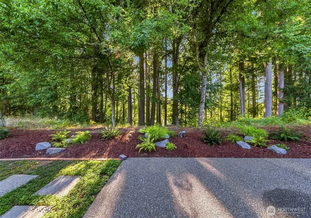 Photo 4 of Single family home for sale at 7027 Munn Lake Dr Se, Tumwater, WA 98501 | MLS# NWM2572816 | Listing updated on 2026-09-25