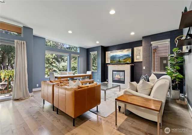 Photo 4 of Single family home for sale at 13521 Se 81St Pl, Newcastle, WA 98059 | MLS# NWM2572824 | Listing updated on 2026-09-23