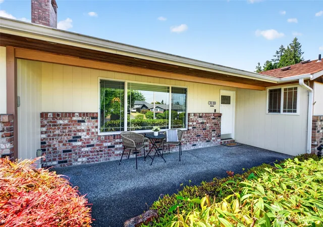 Photo 4 of Single family home for sale at 3110 15Th St Pl Sw, Puyallup, WA 98373 | MLS# NWM2572838 | Listing updated on 2026-09-23